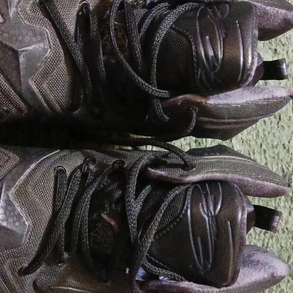 men's lebron james black lion 13. like new - Picture 5 of 10